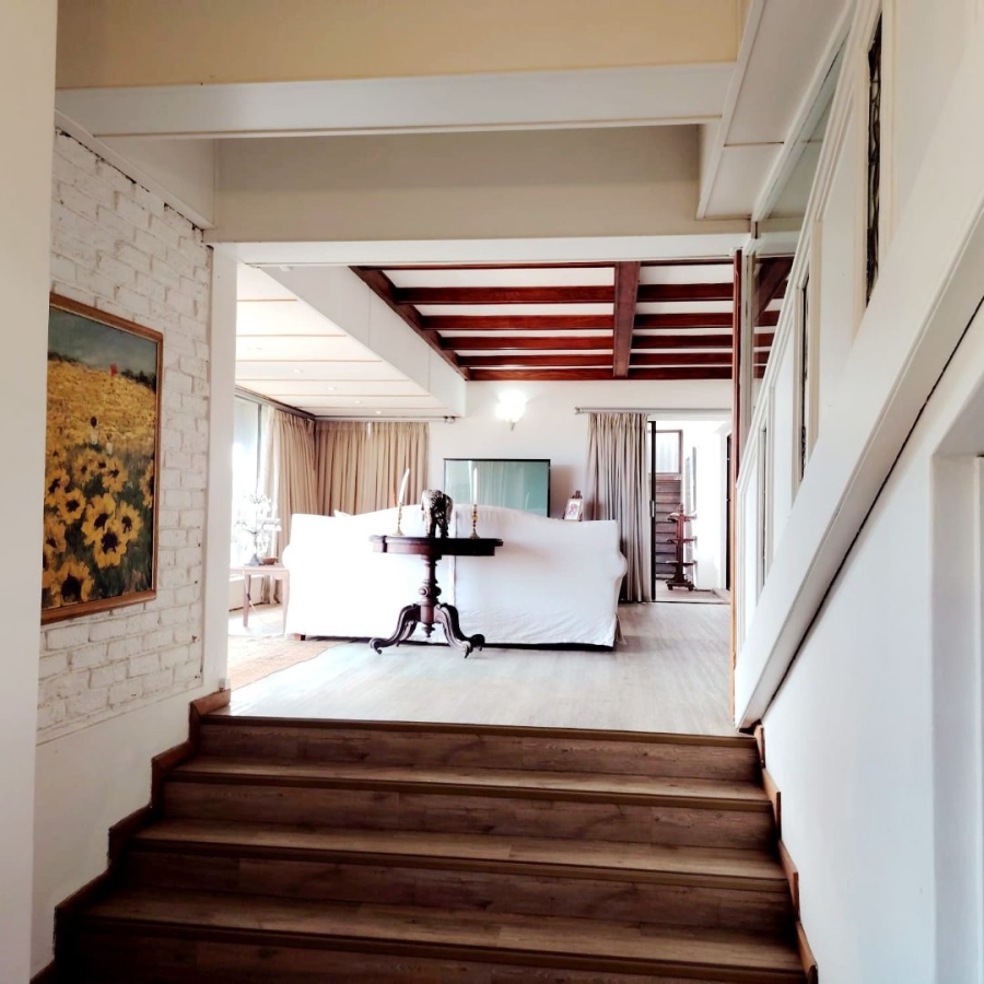 5 Bedroom Property for Sale in Beacon Bay Eastern Cape